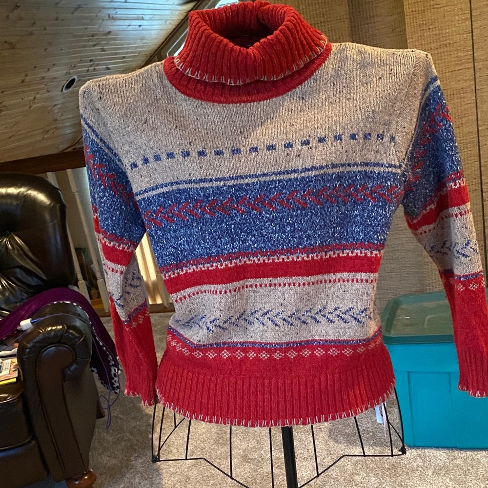 Elegant Red and Blue Patterned Turtleneck Sweater  like new condition